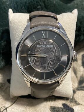 Men's Classic Gray Leather Watch